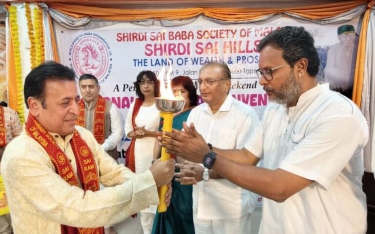 साई बाबा पीस टॉर्च
