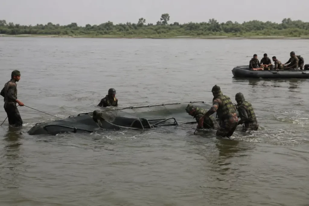 army-boat-soldier-missing-1200x800
