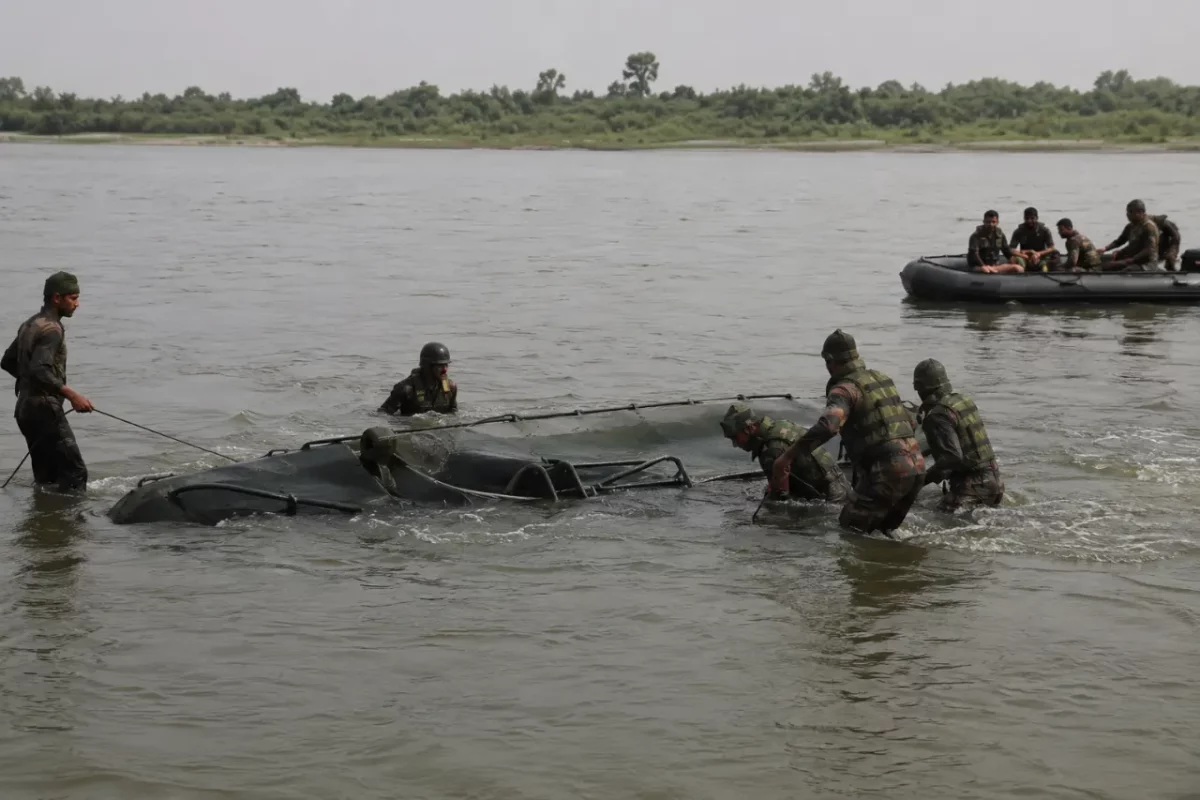 army-boat-soldier-missing-1200x800