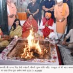 मुख्यमंत्री श्री नायब सिंह सैनी ने धर्मपत्नी सहित प्रथम नवरात्र पर माता मनसा देवी मंदिर में की पूजा-अर्चना
