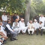 खेत बचाओ अभियान के तहत कृषि मंत्री चौहान ने किसानों से किया संवाद