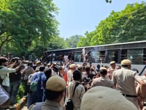 पत्रकारों से बदसलूकी